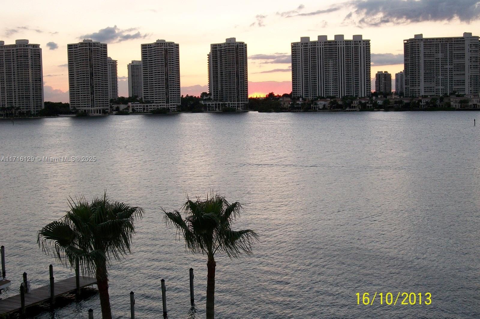 LE MONTCALM CONDO - Residential