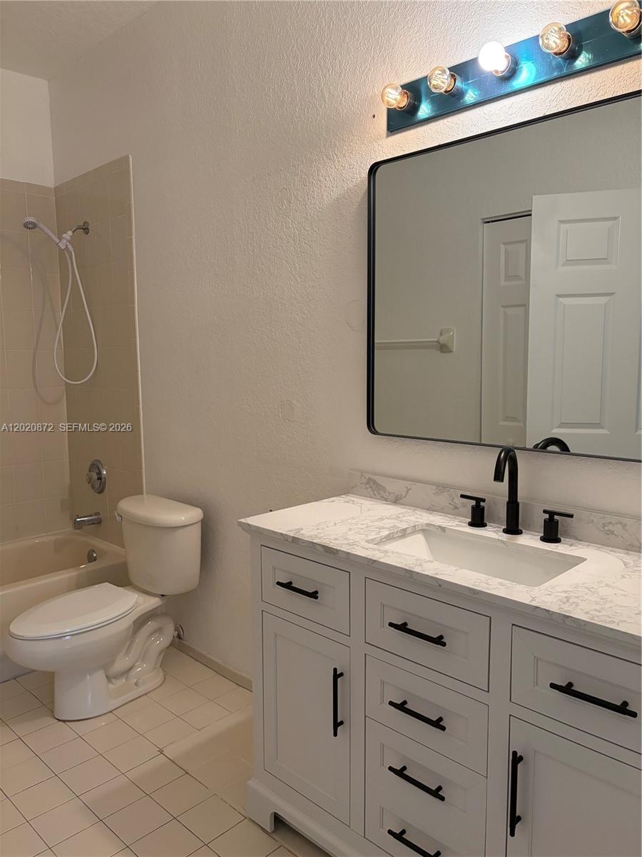 WOODLAND VILLAS 1ST ADD - Residential