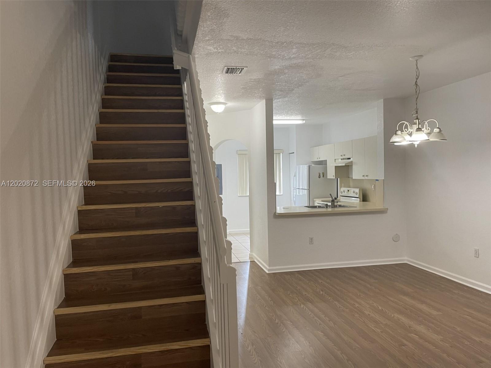 WOODLAND VILLAS 1ST ADD - Residential