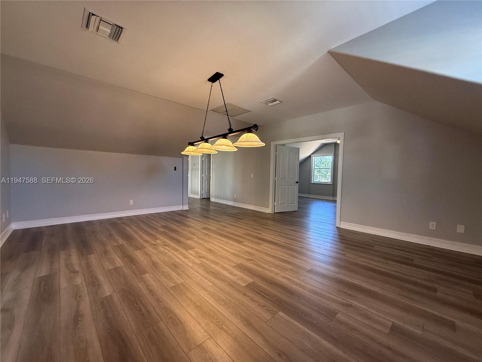 COUNTRY CLUB ESTATES PARC - Residential