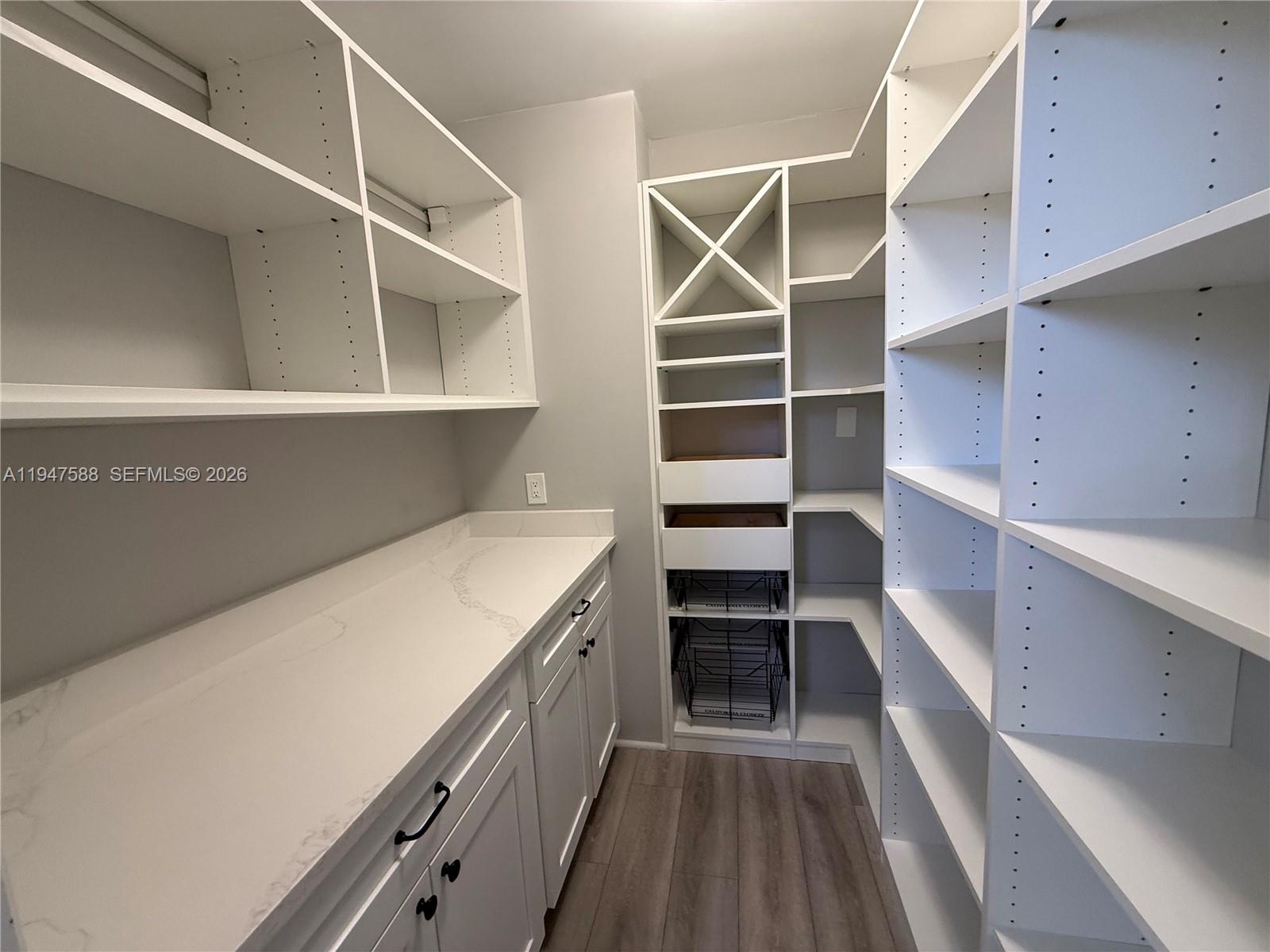 COUNTRY CLUB ESTATES PARC - Residential