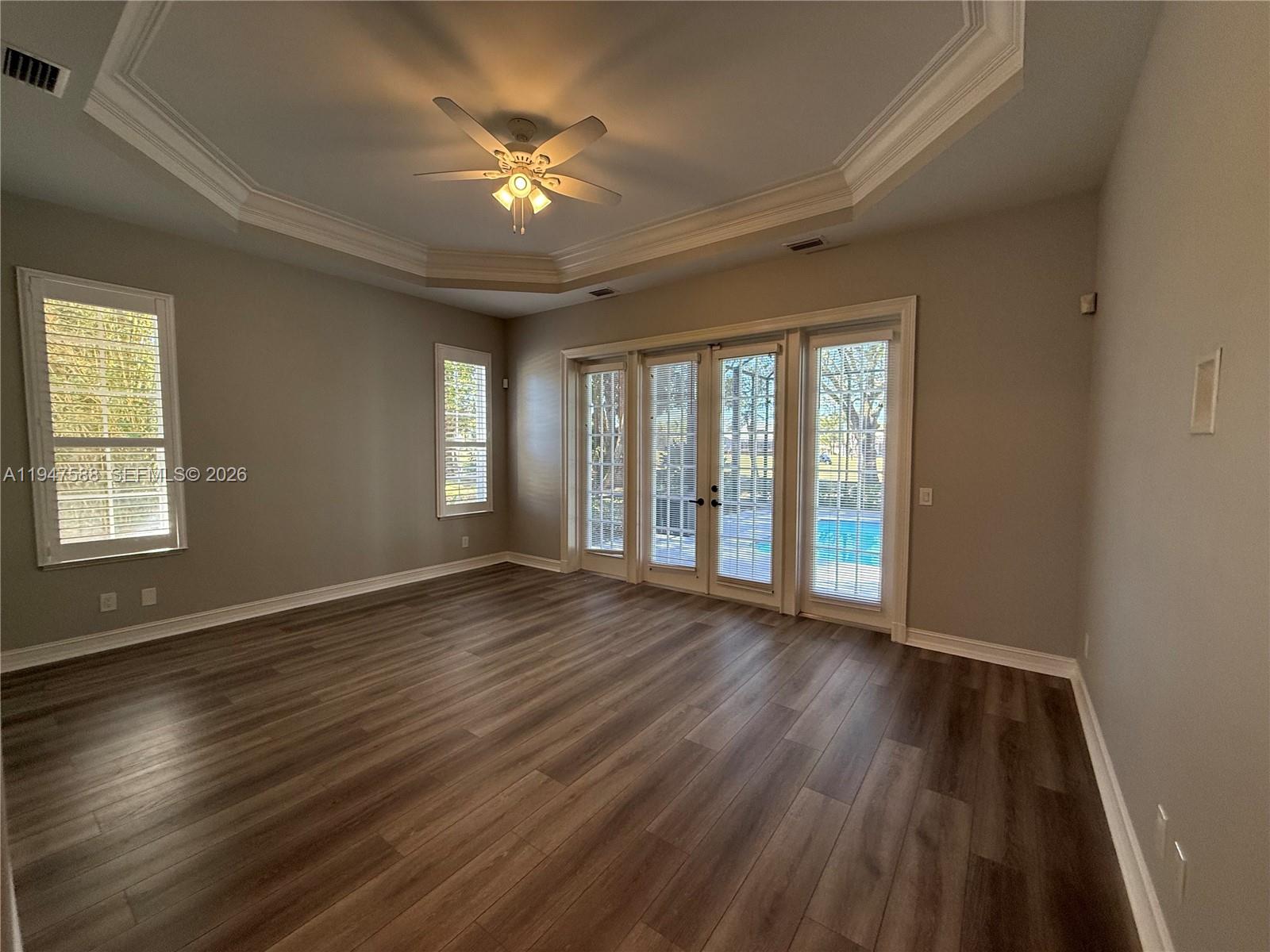 COUNTRY CLUB ESTATES PARC - Residential