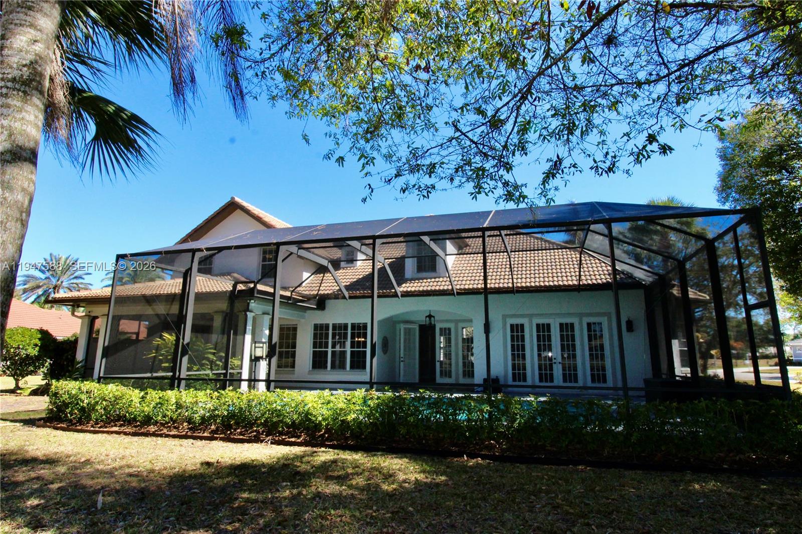 COUNTRY CLUB ESTATES PARC - Residential