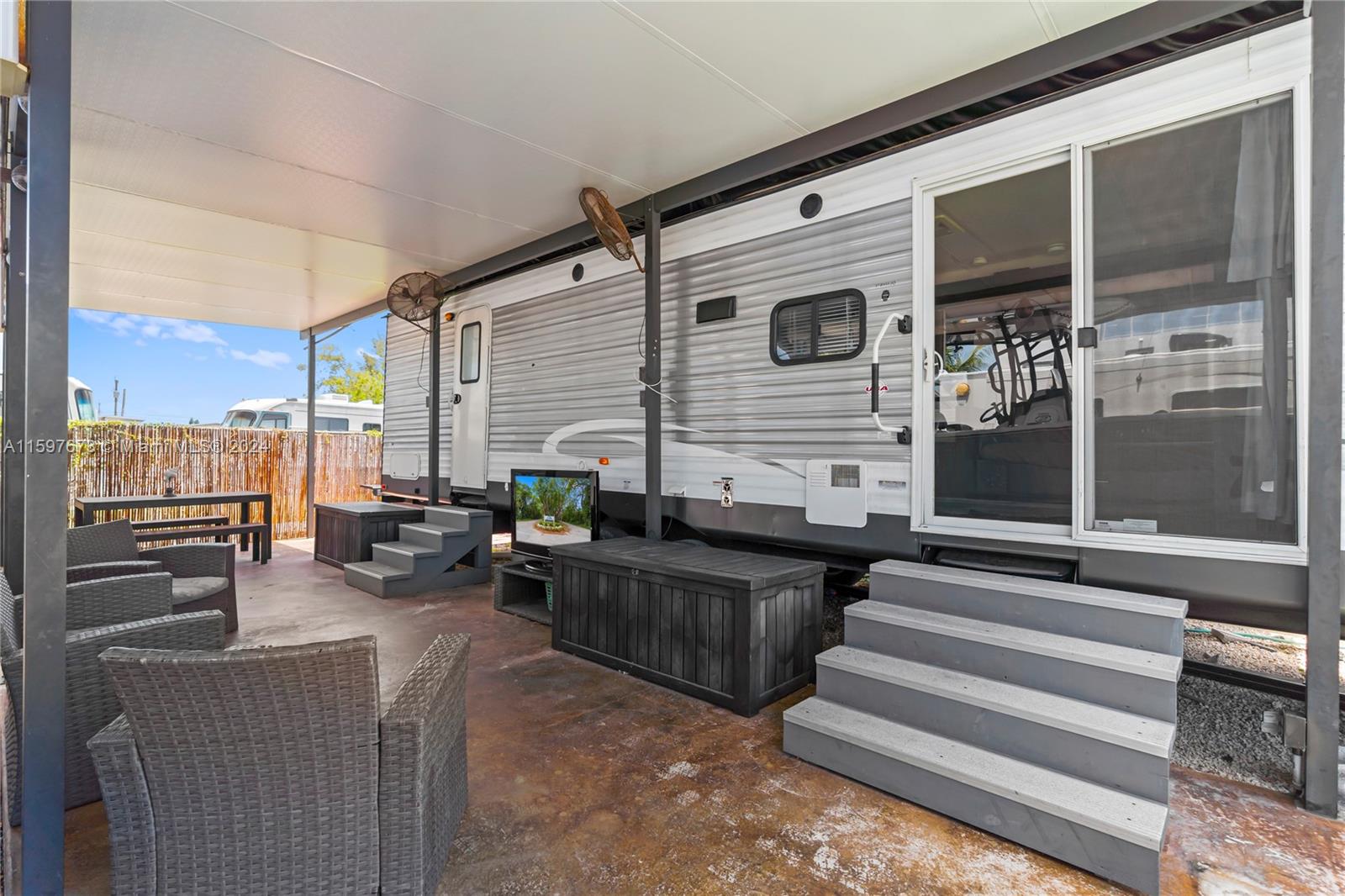 CALUSA CAMPGROUND - Residential