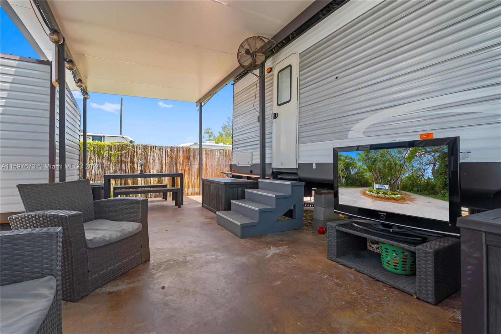 CALUSA CAMPGROUND - Residential