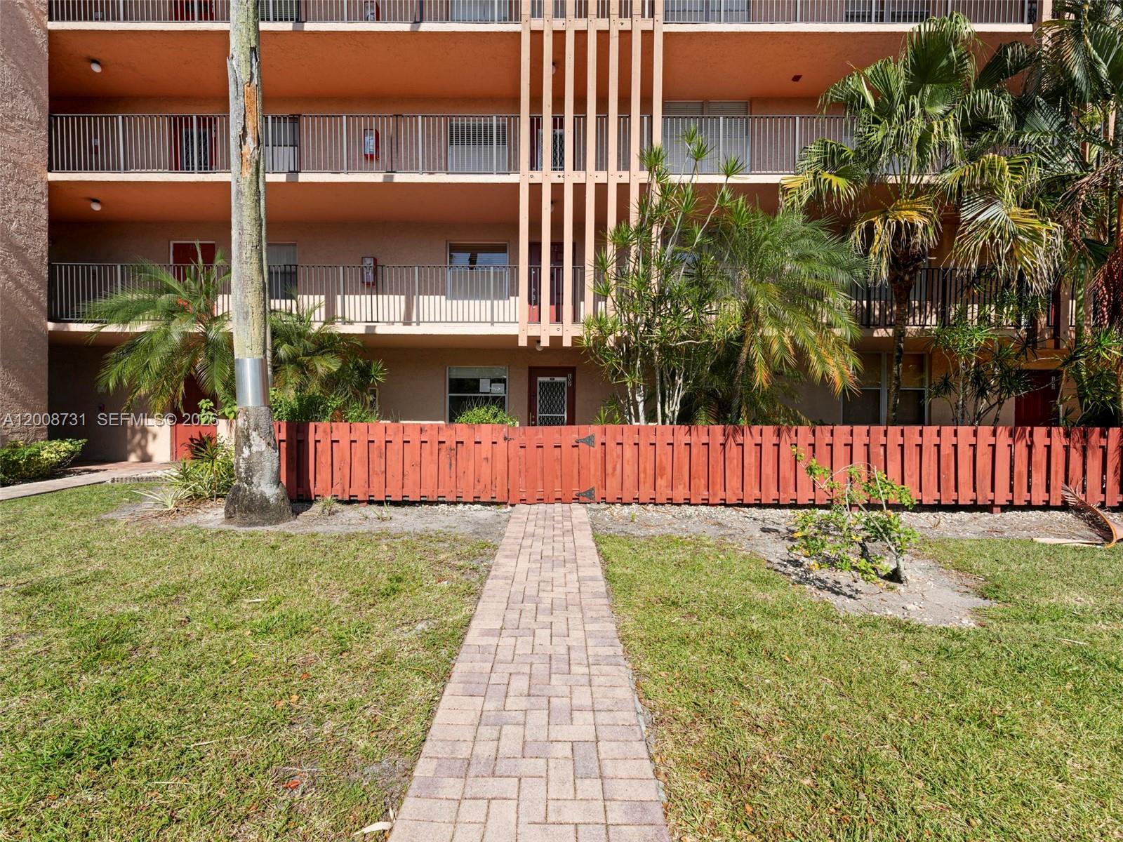 PALM LAKES CONDO - Residential