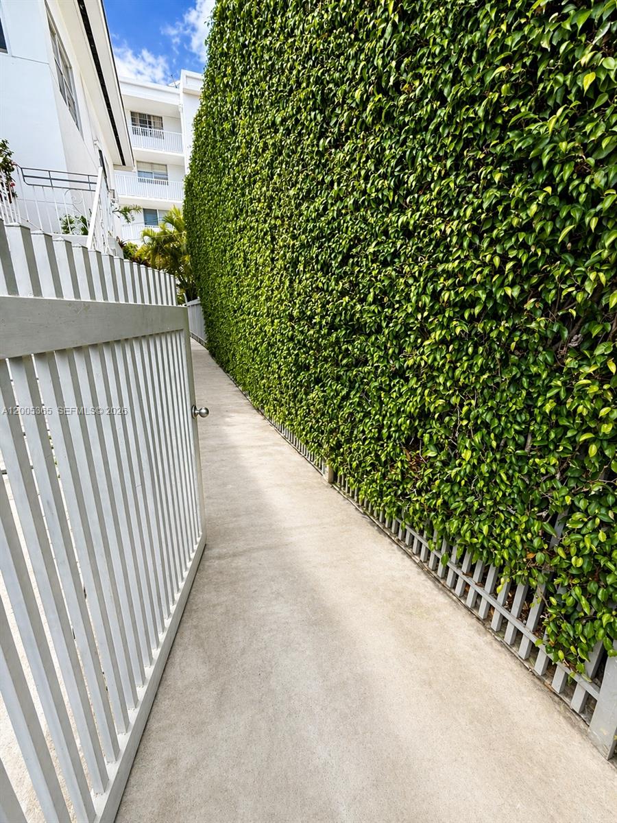 LENOX MANOR - Residential Lease