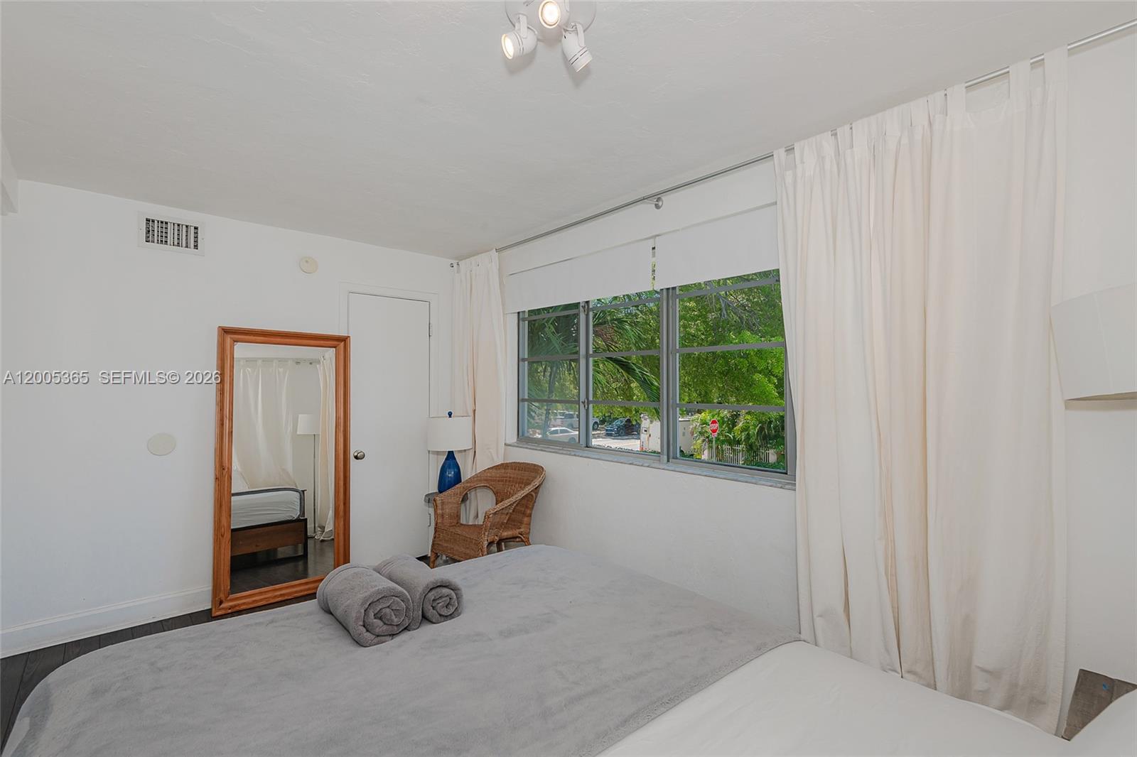 LENOX MANOR - Residential Lease