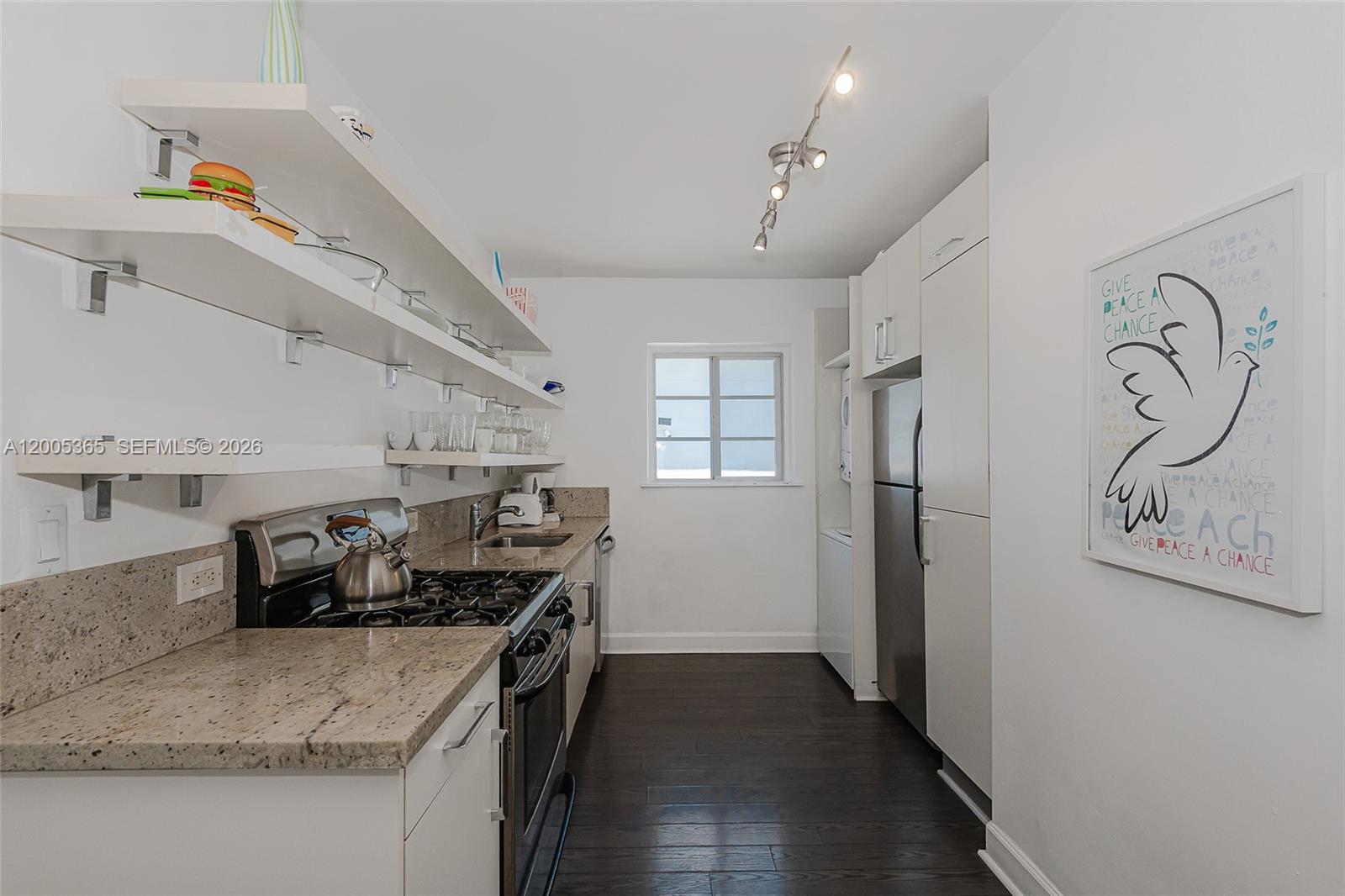 LENOX MANOR - Residential Lease