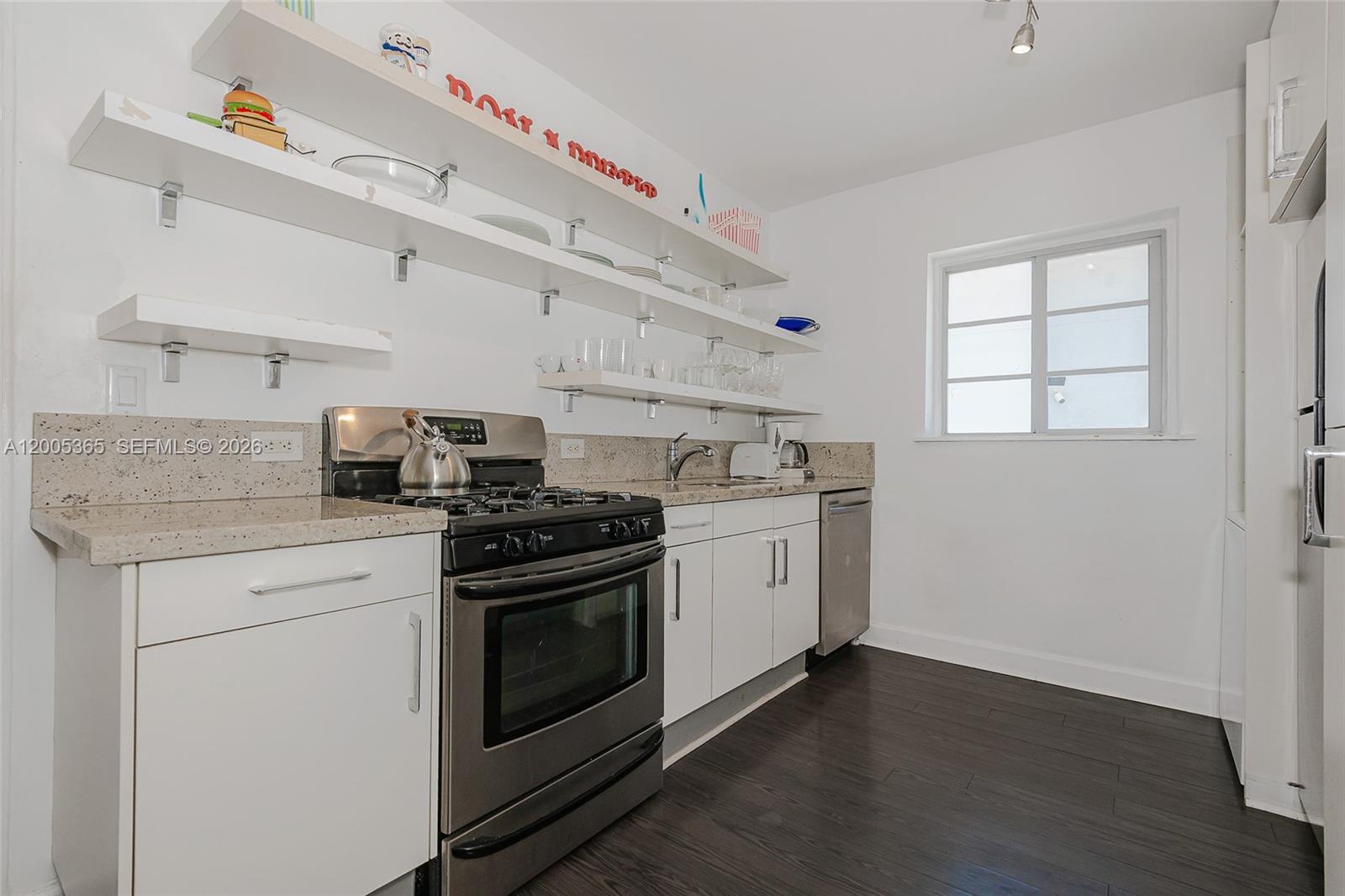 LENOX MANOR - Residential Lease