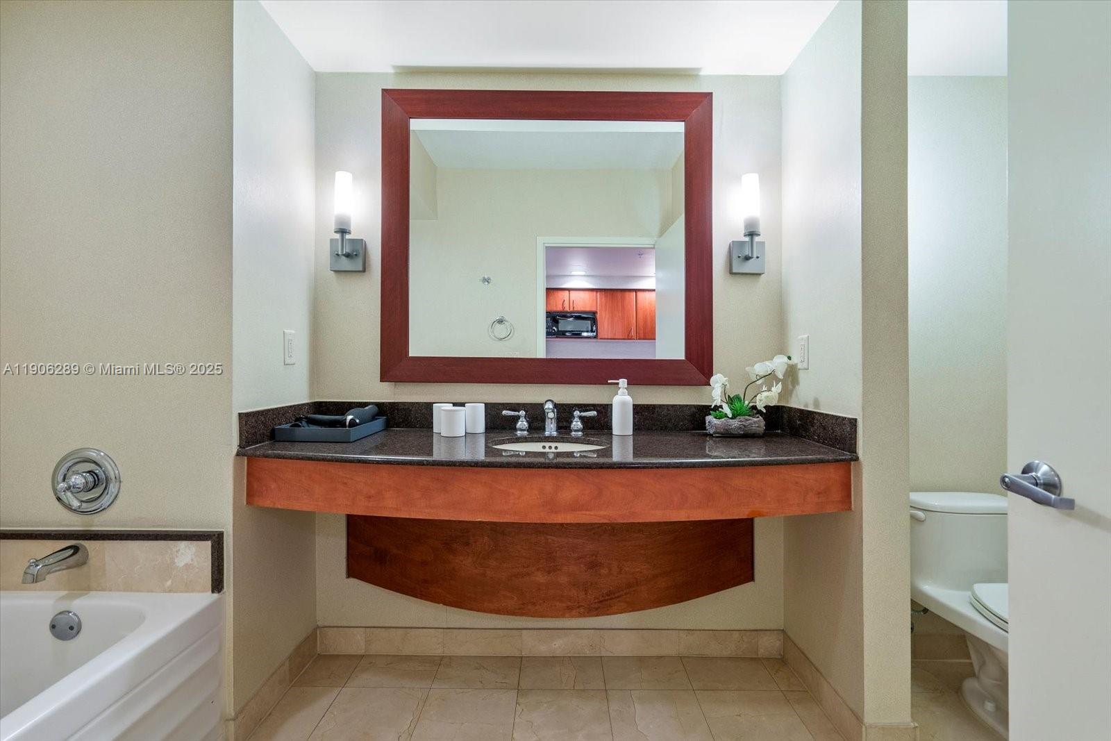 TRUMP INTERNATIONAL SONES - Residential