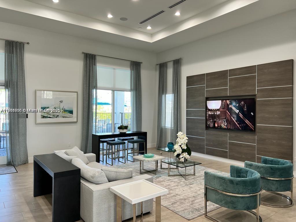 HOMESTEAD PARK OF COMMERC - Residential Lease