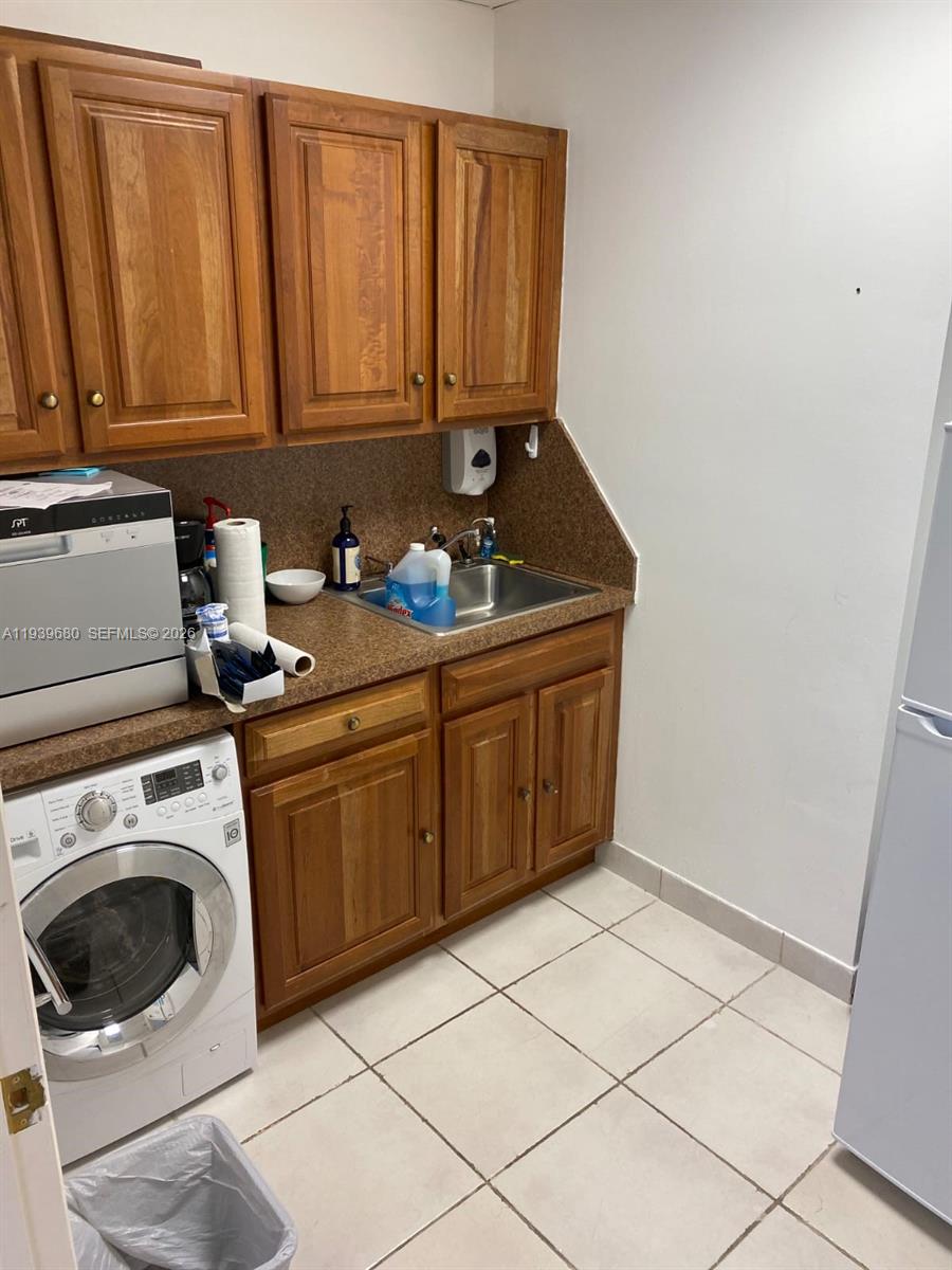 1111 Kane Concourse 509