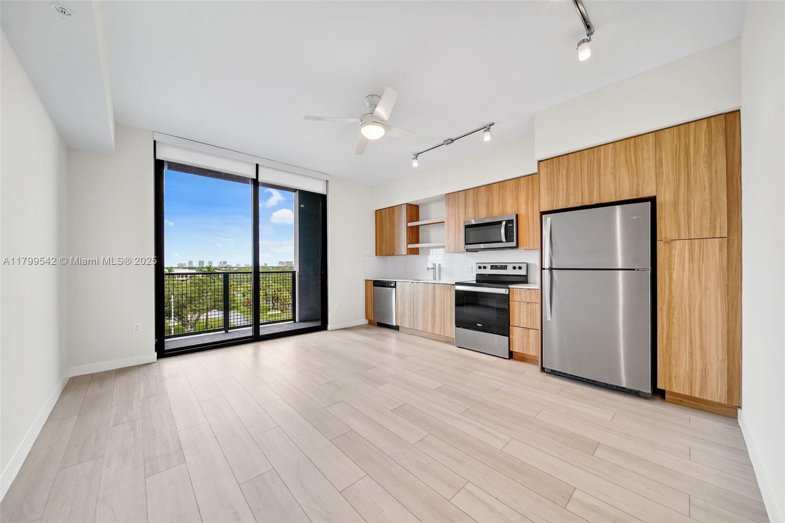 Rental Property at 555 Ne 8th St 0515, Fort Lauderdale, Broward County, Florida - Bathrooms: 1  - $2,163 MO.