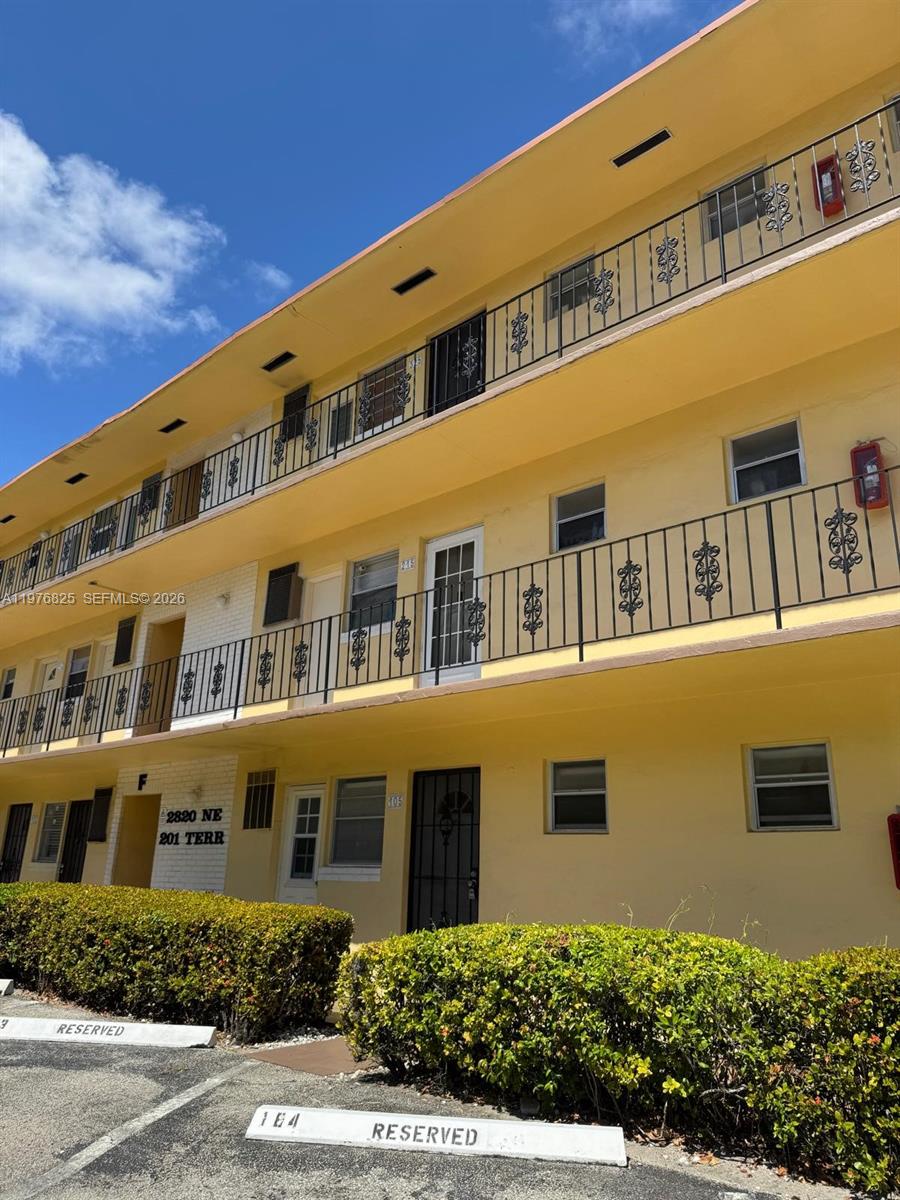 BISC LAKE GARDENS NO 2 BL - Residential Lease