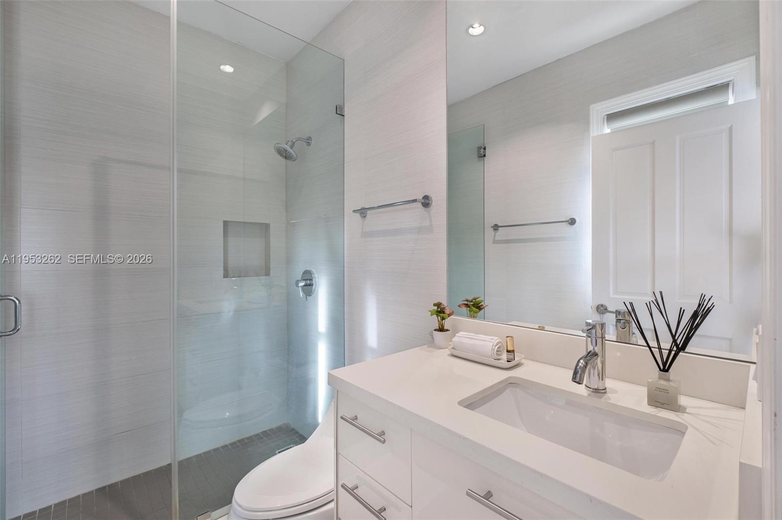 BISCAYNE KEY ESTATES - Residential