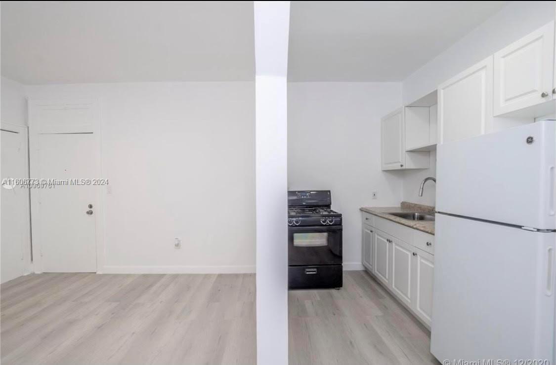 THE MICHIGAN CONDO - Residential Lease