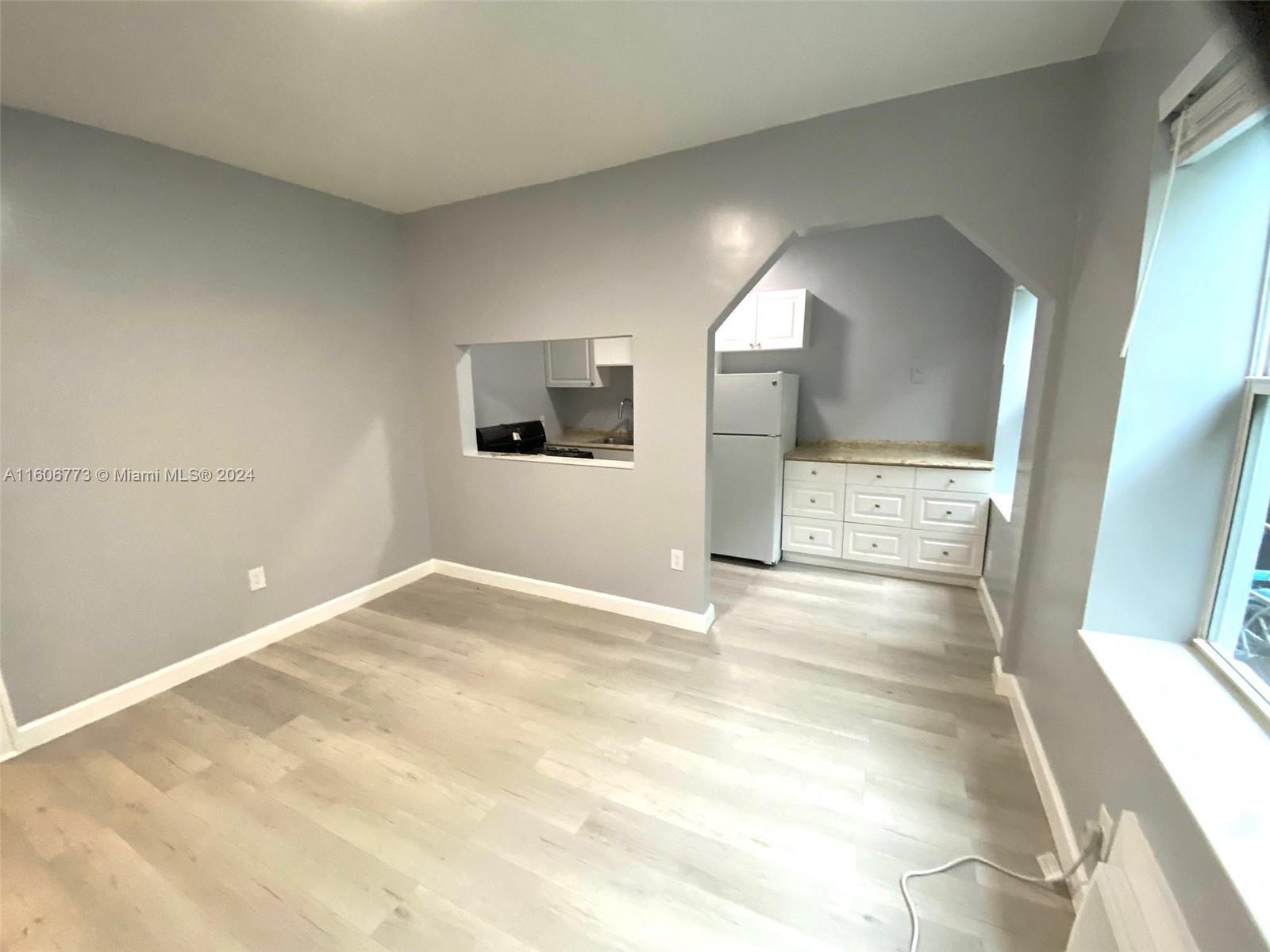THE MICHIGAN CONDO - Residential Lease