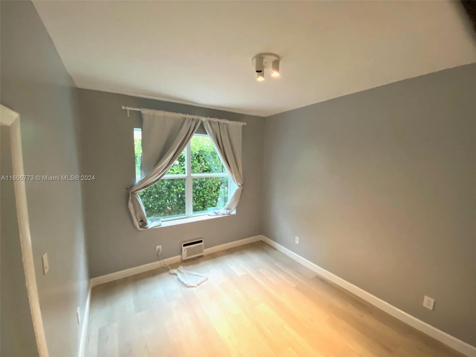 THE MICHIGAN CONDO - Residential Lease