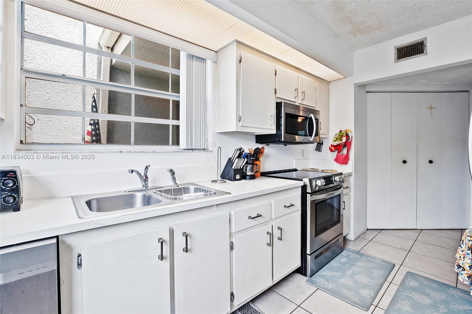 KEYS GATE CONDO NO ONE - Residential