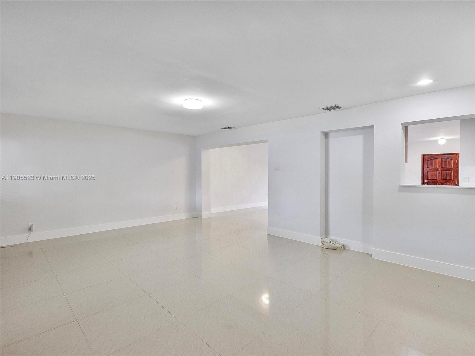 CAROL CITY - Residential Lease