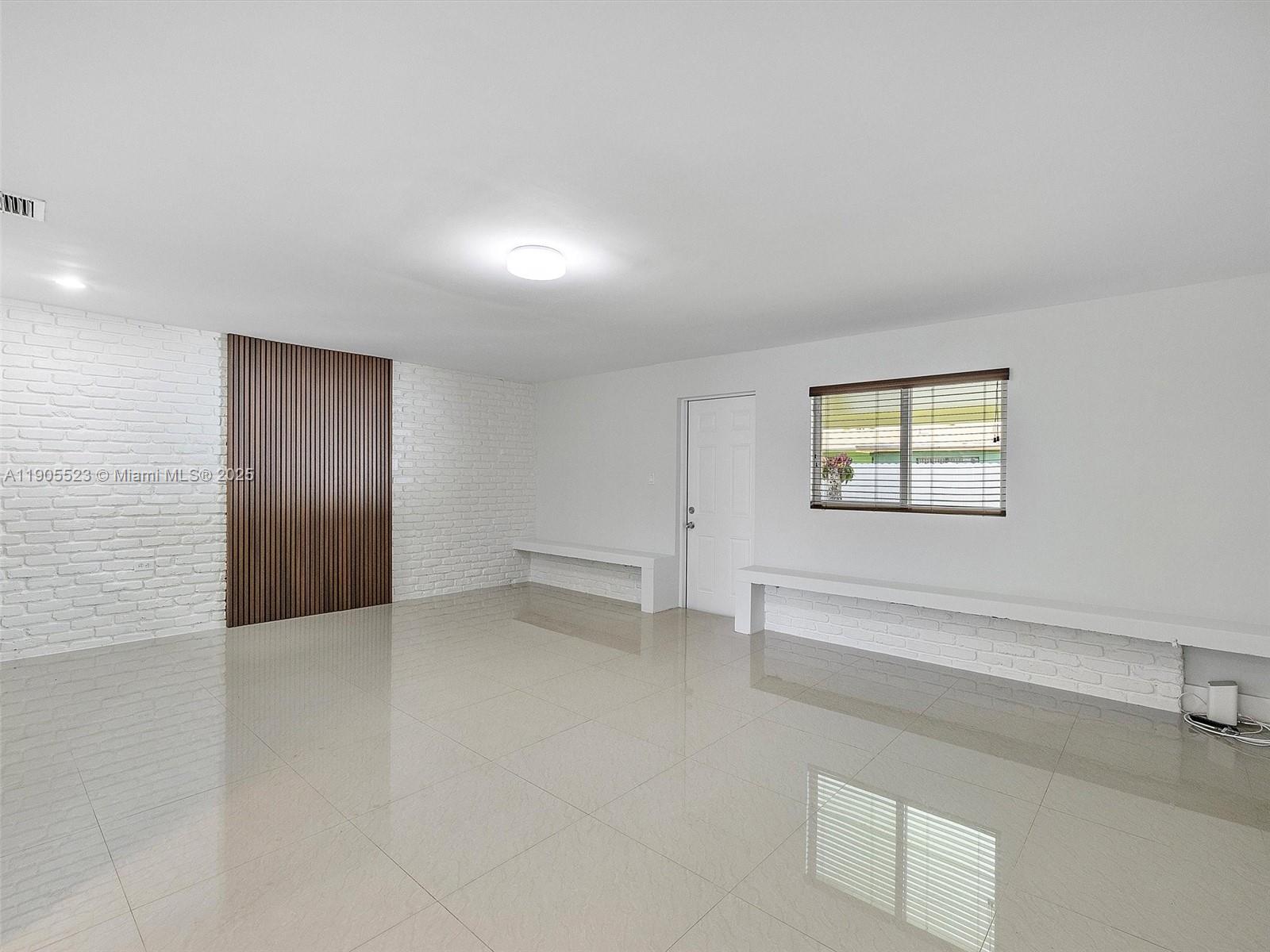 CAROL CITY - Residential Lease