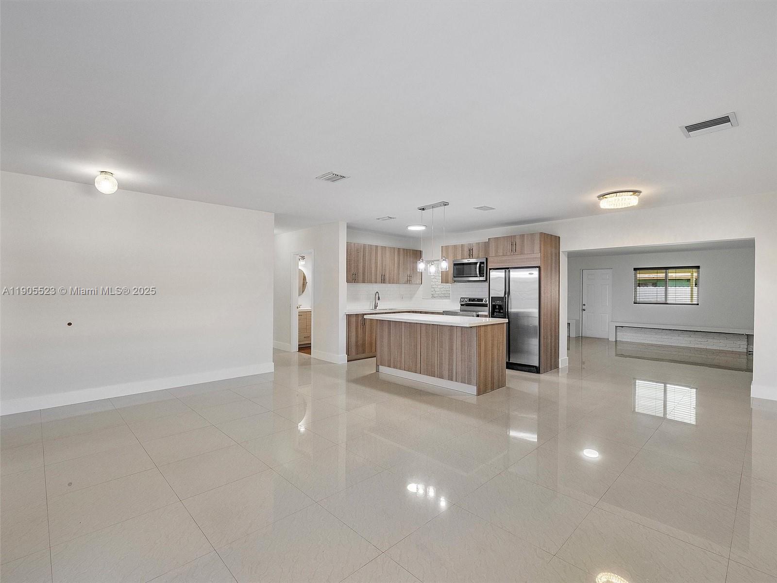 CAROL CITY - Residential Lease