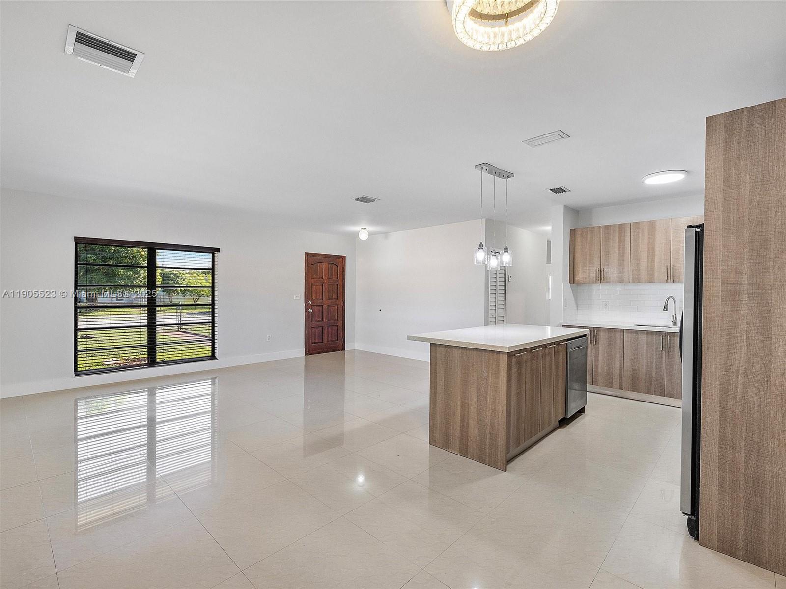 CAROL CITY - Residential Lease