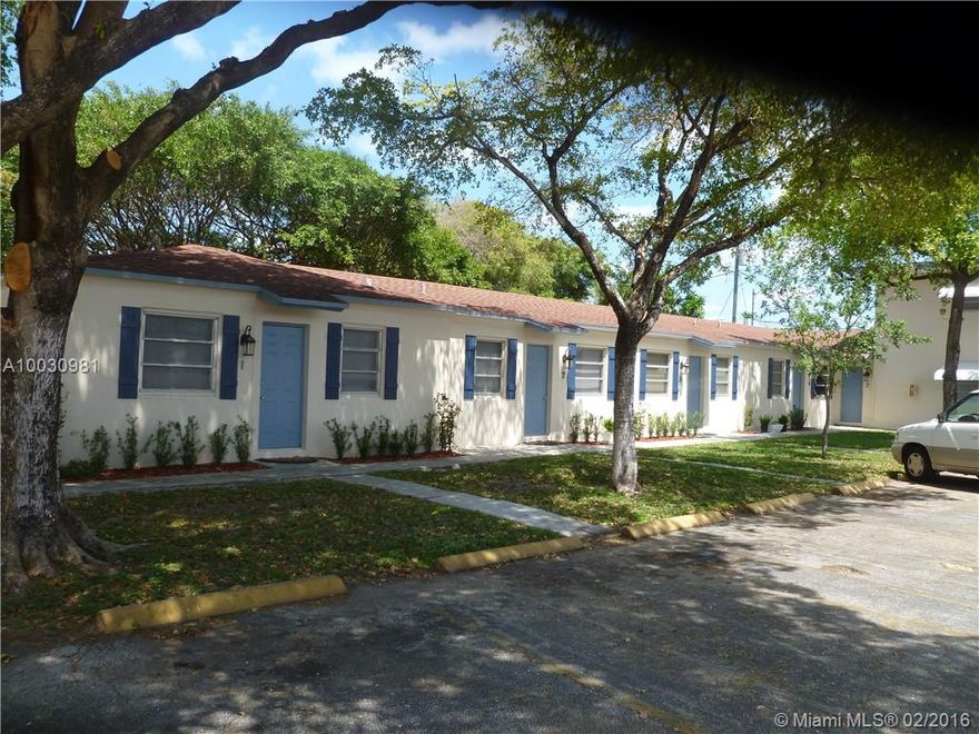 AVAILABLE MAR 1.  nice 1/1 in a well maintained 7-plex, just one block west of US1, easy commuting to the beaches and downtown Hollywood.  unit had substantial renovations in 2003. tiled throughout, spacious eat-in kitchen, quiet building with long term tenants. sorry, no pets allowed. Landlord will require credit/background check - income/employment verification. owner/agent.