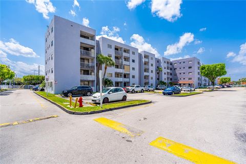 Condominium in Miami FL 8185 7th St St 18.jpg