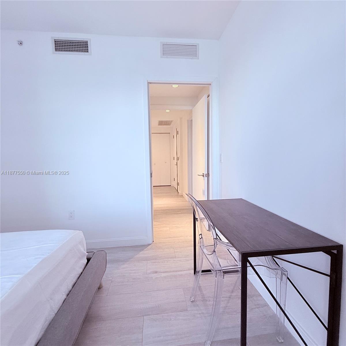 55 SW 9th St 3903