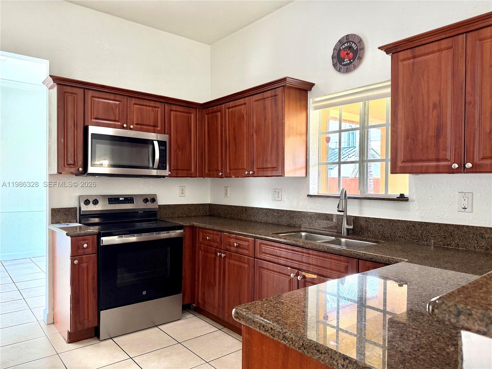 ALEXANDRIA ESTATES SUBDIV - Residential Lease