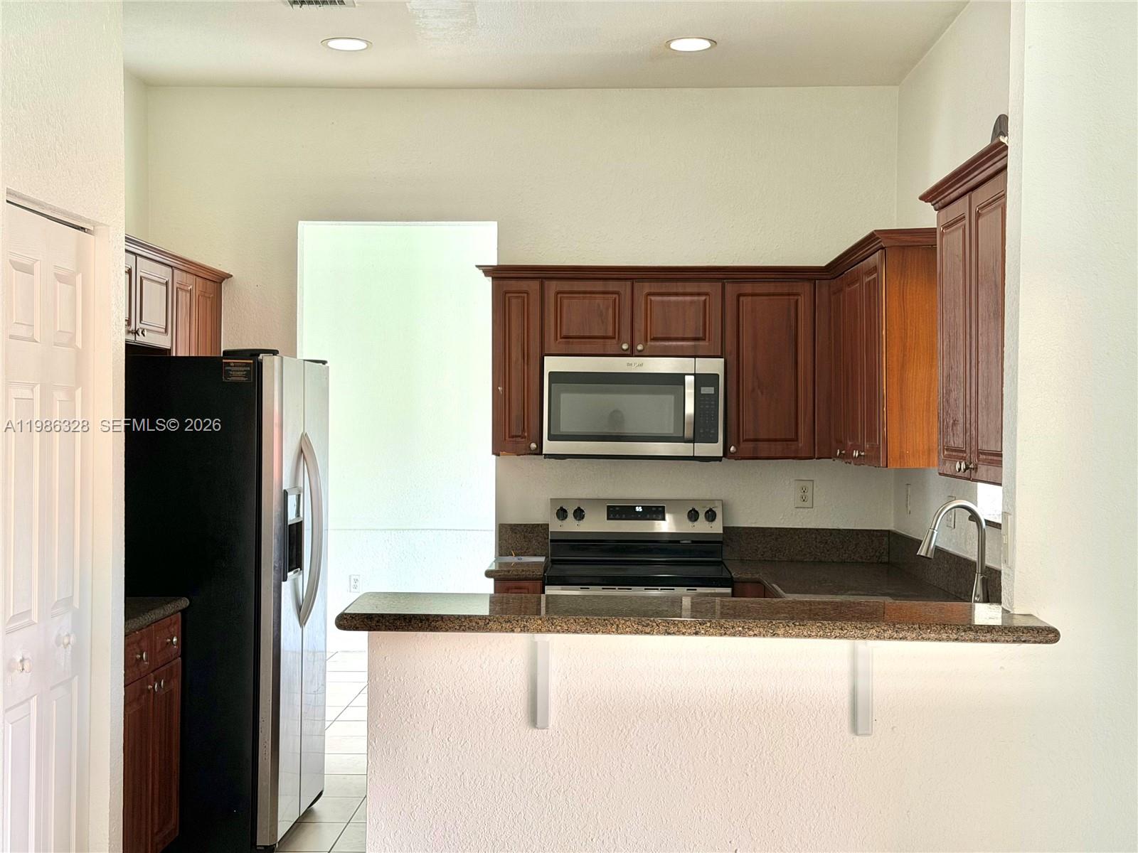 ALEXANDRIA ESTATES SUBDIV - Residential Lease