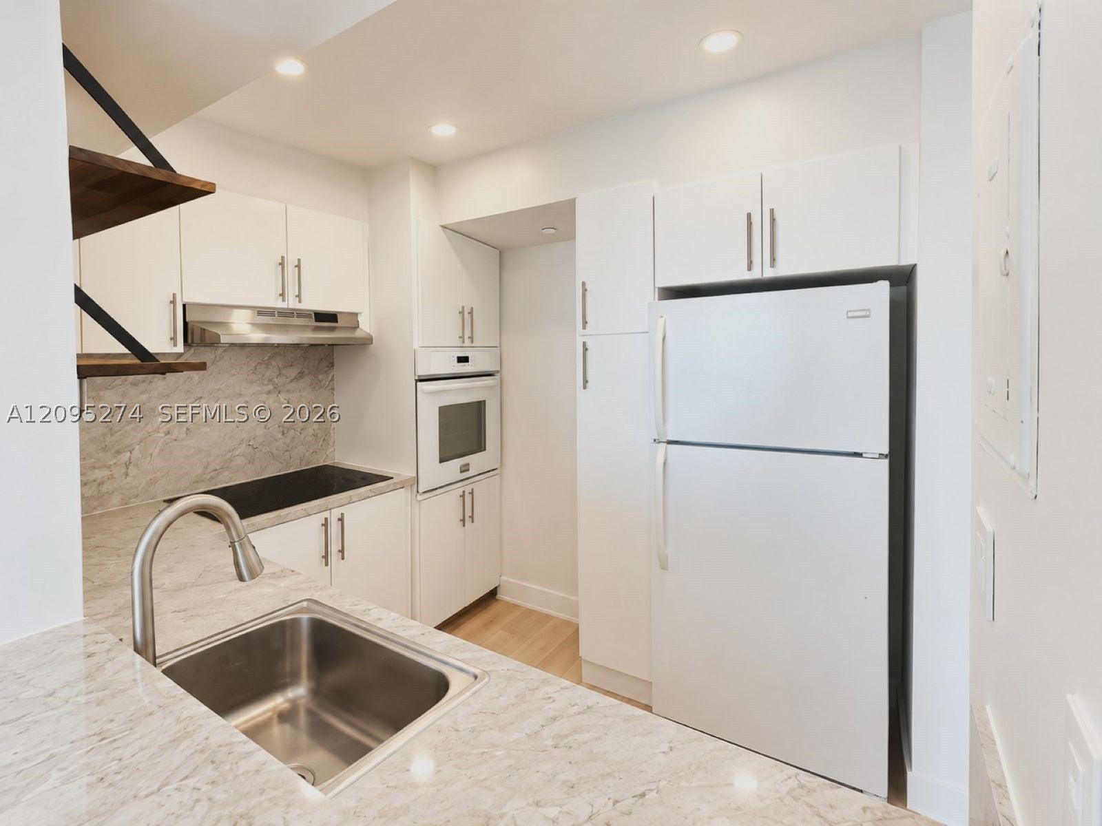 1000 West Ave 608
