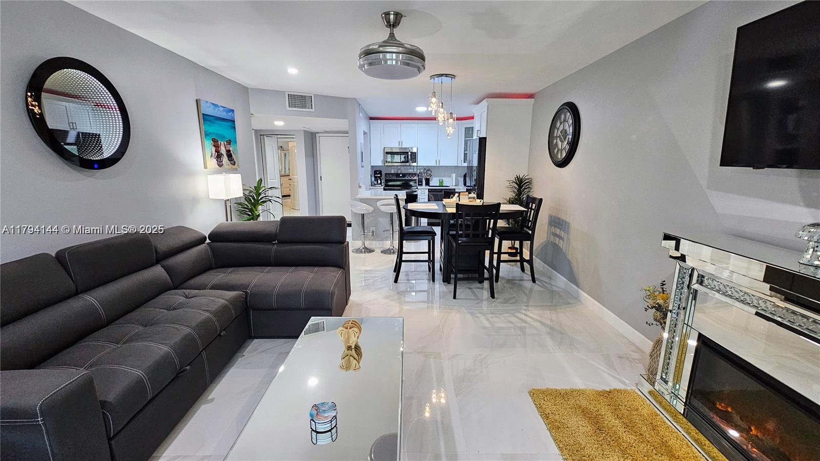 5680 SW 3rd 103