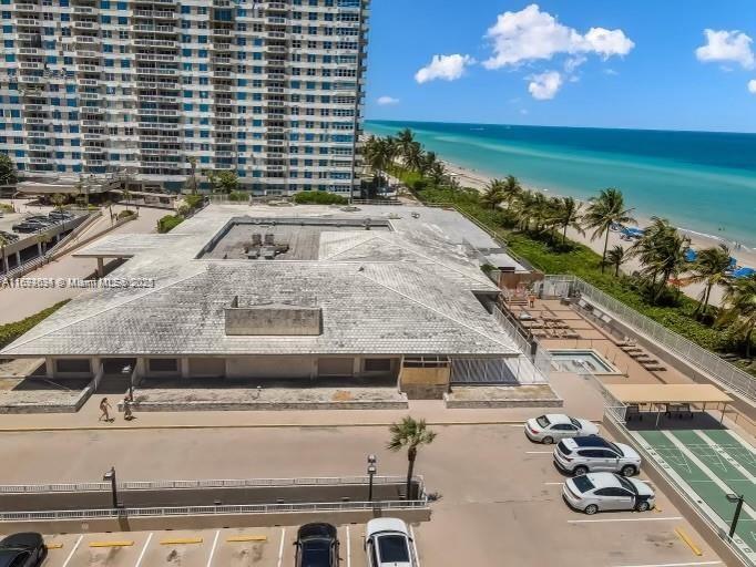 HEMISPHERES CONDO - Residential
