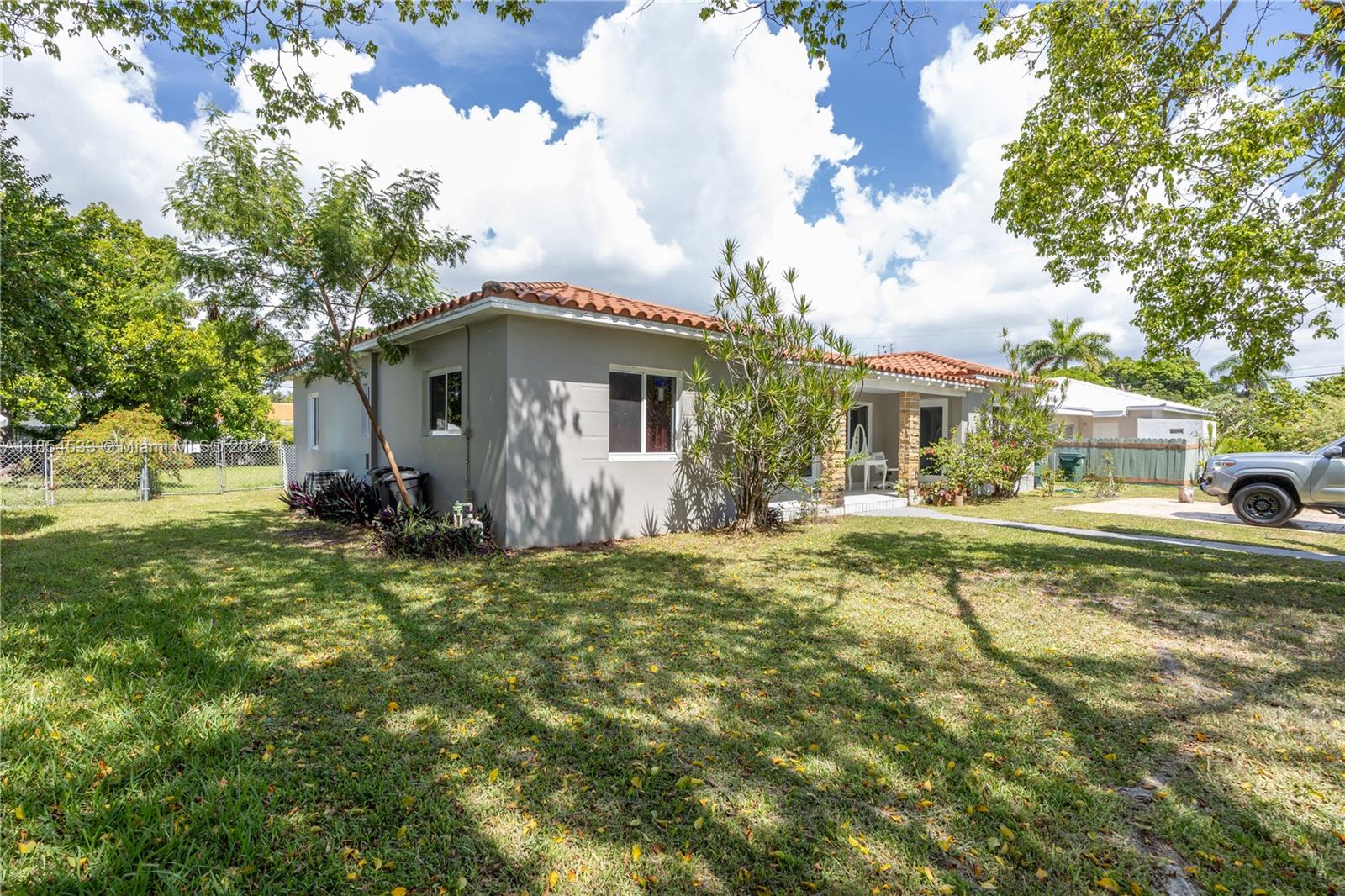 RICHARDS MIAMI SHORES - Residential Income