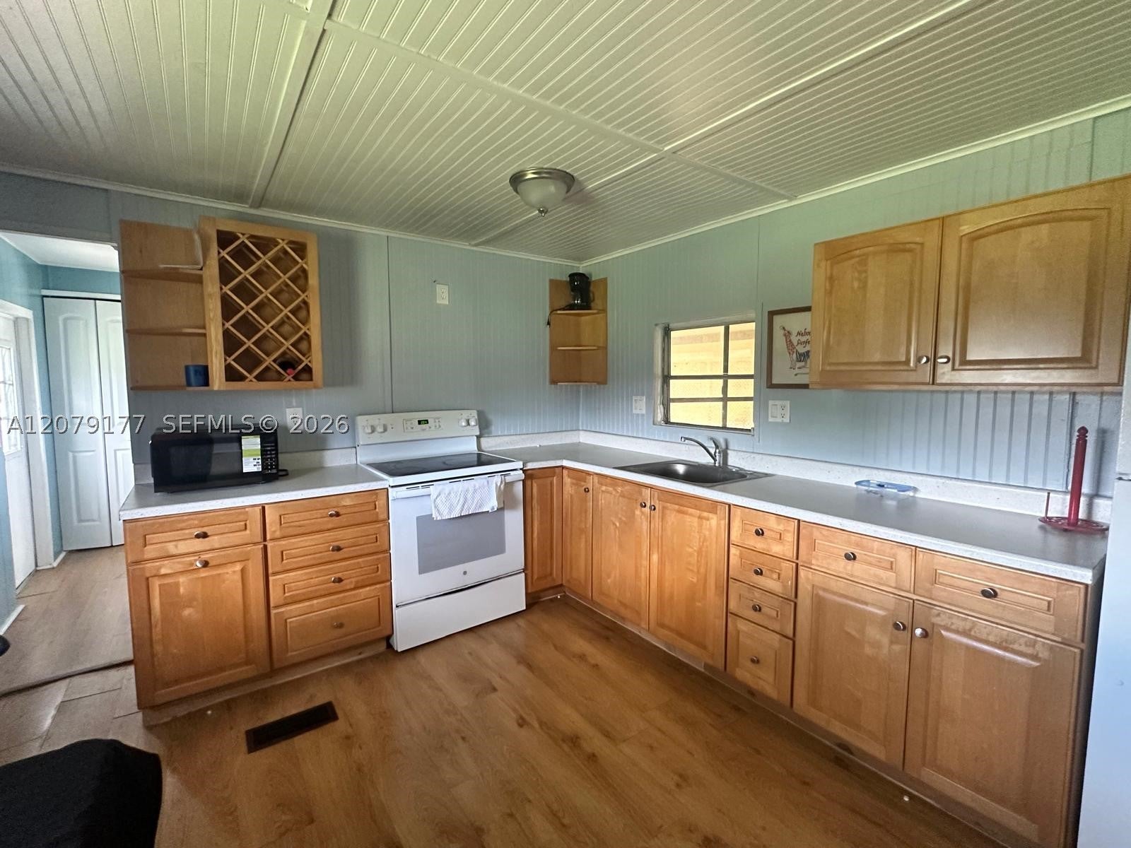4046 67th Ln