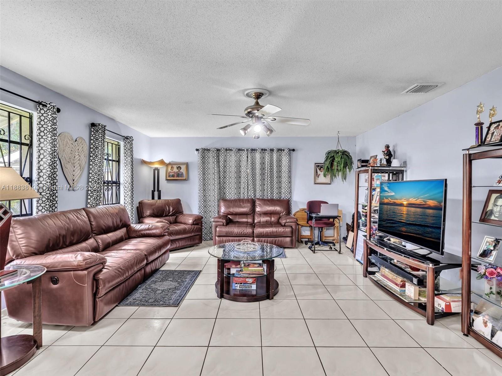 SUNSET PARK - Residential