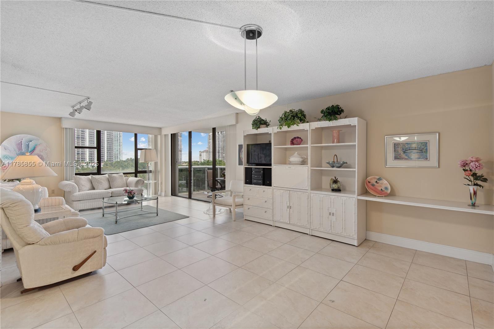 AVENTURA ELDORADO CONDO - Residential