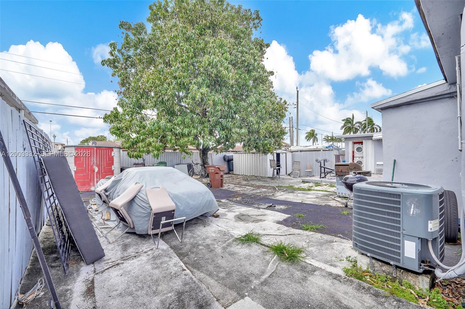 HIALEAH HOMESITES - Residential