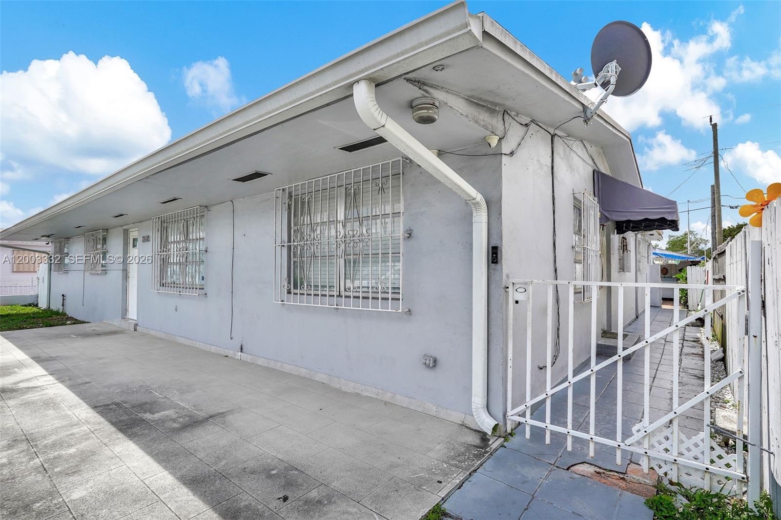 HIALEAH HOMESITES - Residential