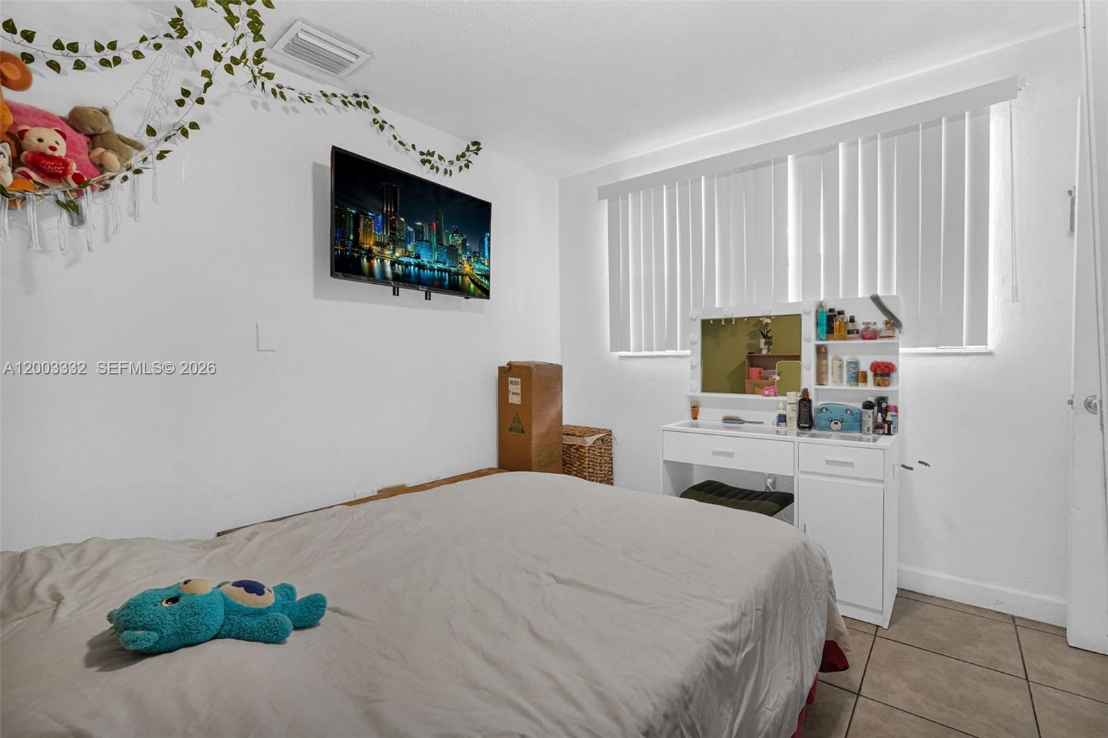 HIALEAH HOMESITES - Residential