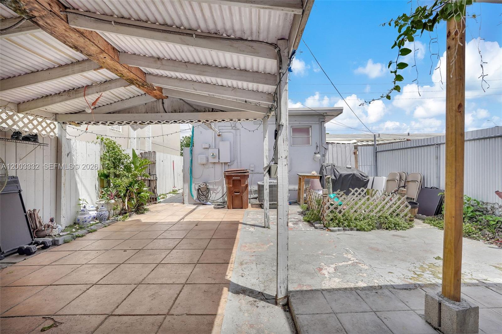 HIALEAH HOMESITES - Residential