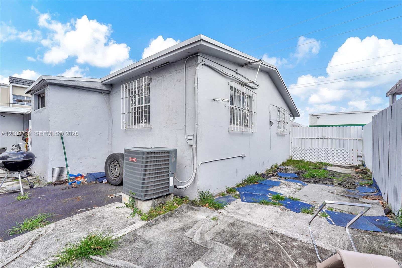 HIALEAH HOMESITES - Residential