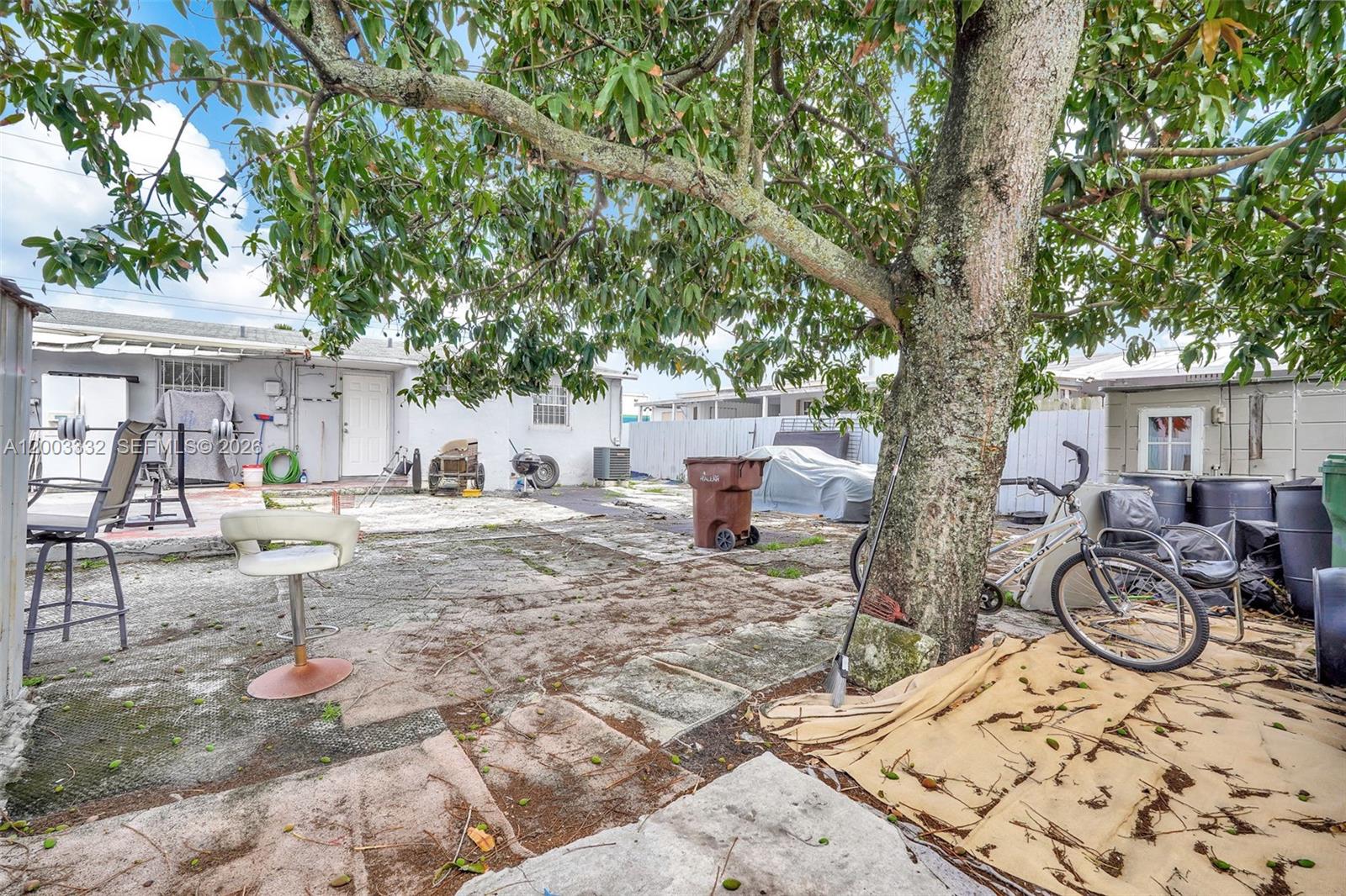 HIALEAH HOMESITES - Residential