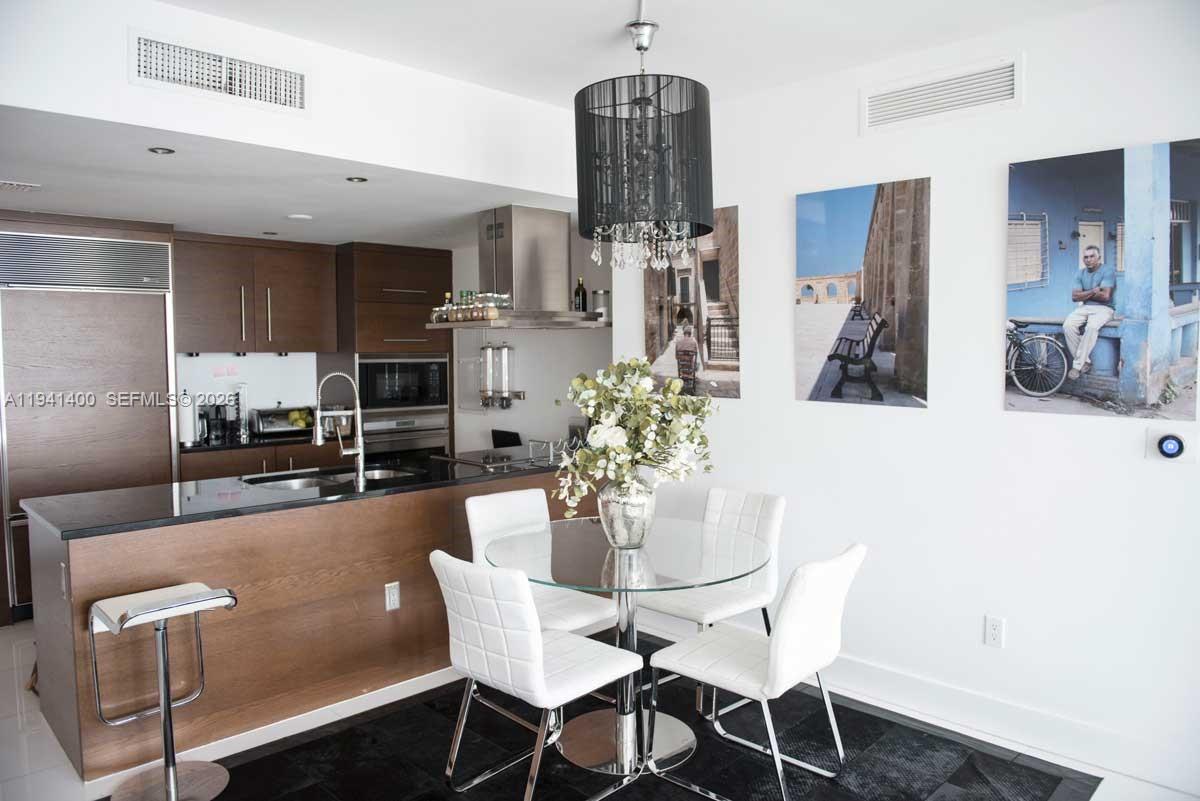 ICON BRICKELL NO TWO - Residential