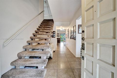 Townhouse in Hollywood FL 403 Bonnie Brae Way Way 7.jpg