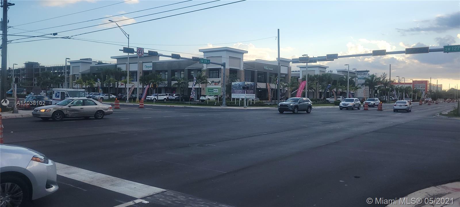 COURTS AT TUSCANY - Residential