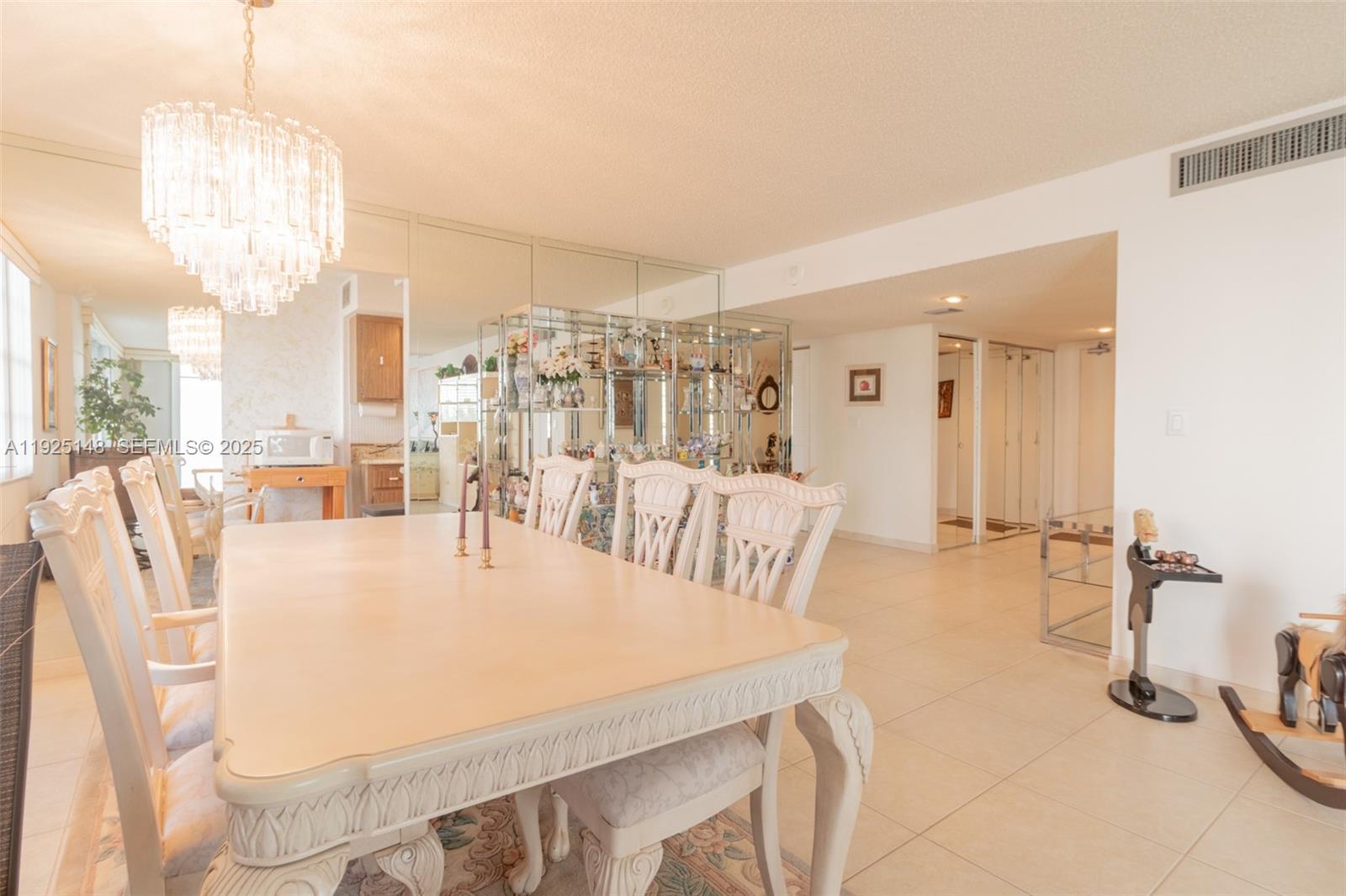 WINSTON TOWERS 500 CONDO - Residential